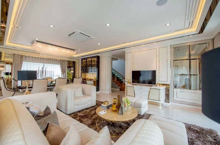 House with Shared Pool in Bangnatrad 